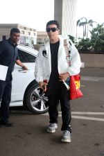Karan Johar spotted at the airport on 9th August 2023 (3)_64d4fcd4a068e.JPG