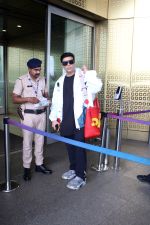 Karan Johar spotted at the airport on 9th August 2023 (30)_64d4fd3926aac.JPG