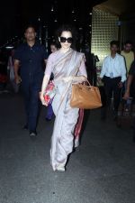 Kangana Ranaut dressed in a saree spotted at airport arrival on 10th August 2023 (2)_64d61ceeec4aa.JPG