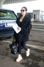 Malaika Arora spotted at airport on 10th August 2023 (11)_64d61bff006c9.JPG
