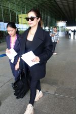 Malaika Arora spotted at airport on 10th August 2023 (12)_64d61c00dab4e.JPG