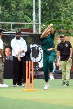 Abhishek Bachchan, Saiyami Kher playing cricket match to promote the sports movie Ghoomer on 10th August 2023 (107)_64d7125801afd.JPG