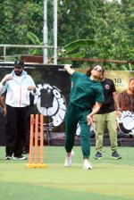Abhishek Bachchan, Saiyami Kher playing cricket match to promote the sports movie Ghoomer on 10th August 2023 (108)_64d71258b8ab2.JPG