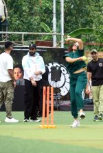 Abhishek Bachchan, Saiyami Kher, Angad Bedi playing cricket match to promote the sports movie Ghoomer on 10th August 2023 (108)_64d7126f355f6.JPG