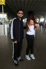 Gauahar Khan and Zaid Darbar spotted at the Airport Departure on 11th August 2023 (3)_64d7479f5d6b1.JPG