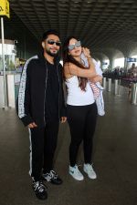 Gauahar Khan and Zaid Darbar spotted at the Airport Departure on 11th August 2023 (5)_64d747aa27024.JPG