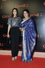 Nilofar Gesawat, Sara Gesawat at the Grand Premiere of Film Gadar 2 on 11th August 2023 (14)_64d7a6d9a893d.JPG