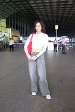 Shraddha Kapoor spotted at the Airport departure on 11th August 2023 (16)_64d743495ef75.JPG