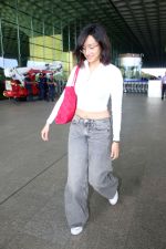 Shraddha Kapoor spotted at the Airport departure on 11th August 2023 (23)_64d7436759a7b.JPG