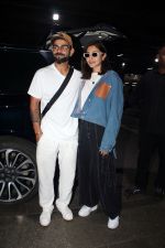 Virat Kohli and Anushka Sharma Spotted at the Airport on 12th August 2023 (4)_64d86b27375a9.JPG