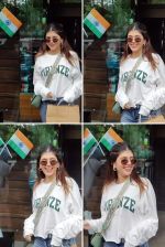 Sanjana Sanghi Snapped at Juhu on 15th August 2023 (2)_64db73c8109be.jpg