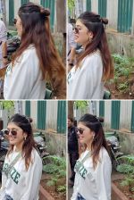 Sanjana Sanghi Snapped at Juhu on 15th August 2023 (8)_64db73cd977a3.jpg