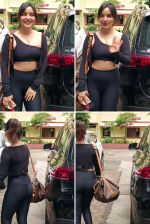 Neha Sharma and Aisha Sharma Spotted Outside Gym in Bandra on 10th August 2023 (10)_64dc5683cbe29.jpg