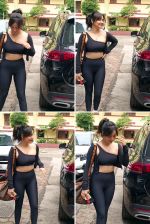 Neha Sharma and Aisha Sharma Spotted Outside Gym in Bandra on 10th August 2023 (7)_64dc56825edb0.jpg