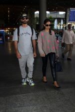 Shahid Kapoor and Mira Rajput spotted at the airport on on 16th August 2023 (1)_64dc789b3b94b.JPG