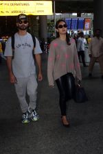 Shahid Kapoor and Mira Rajput spotted at the airport on on 16th August 2023 (10)_64dc78bd3e8de.JPG