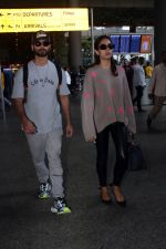Shahid Kapoor and Mira Rajput spotted at the airport on on 16th August 2023 (11)_64dc78c03758e.JPG