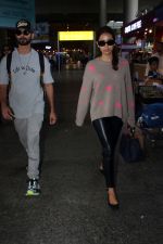 Shahid Kapoor and Mira Rajput spotted at the airport on on 16th August 2023 (20)_64dc78f520403.JPG