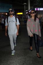 Shahid Kapoor and Mira Rajput spotted at the airport on on 16th August 2023 (26)_64dc790635ea2.JPG