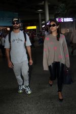 Shahid Kapoor and Mira Rajput spotted at the airport on on 16th August 2023 (28)_64dc790b32453.JPG