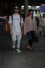 Shahid Kapoor and Mira Rajput spotted at the airport on on 16th August 2023 (3)_64dc78a58d5cd.JPG