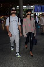 Shahid Kapoor and Mira Rajput spotted at the airport on on 16th August 2023 (4)_64dc78a9a80e4.JPG