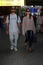 Shahid Kapoor and Mira Rajput spotted at the airport on on 16th August 2023 (6)_64dc78b0e18af.JPG
