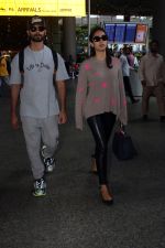 Shahid Kapoor and Mira Rajput spotted at the airport on on 16th August 2023 (9)_64dc78ba50948.JPG