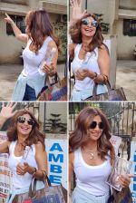 Shilpa Shetty Snapped Post Salon Session At Kromakay Juhu on 16th August 2023 (2)_64dcc7ad3d9ff.jpg