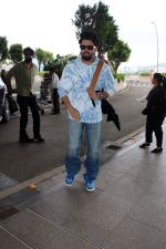 Manish Paul Spotted at the Airport Departure on 17th August 2023 (2)_64ddd51a5a386.JPG