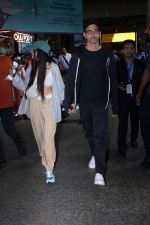 Hrithik Roshan and Saba Azad Spotted at the Airport Arrivals on 18th August 2023 (18)_64df40449de6a.JPG