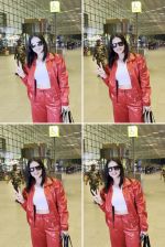 Sunny Leone Spotted At Airport Departure on 17th August 2023 (4)_64df01d890481.jpg