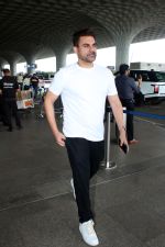 Arbaaz Khan Spotted At Airport  Departure on 19th August 2023 (12)_64e06edce9106.JPG
