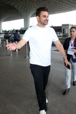 Arbaaz Khan Spotted At Airport  Departure on 19th August 2023 (16)_64e06ee9b285c.JPG