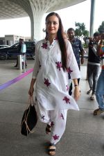 Dia Mirza Spotted at Airport Departure on 19th August 2023 (11)_64e07270debc2.JPG