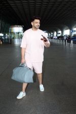 Karan Kundrra Spotted At Airport Departure on 19th August 2023 (16)_64e072f20cb74.JPG