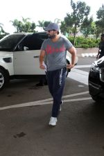 Saif Ali Khan spotted at Airport Departure on 19th August 2023 (1)_64e0710495329.JPG