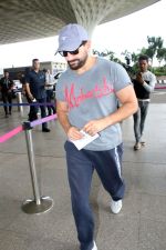 Saif Ali Khan spotted at Airport Departure on 19th August 2023 (10)_64e0712667f95.JPG