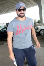 Saif Ali Khan spotted at Airport Departure on 19th August 2023 (17)_64e0714cd411b.JPG