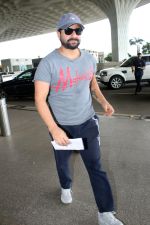 Saif Ali Khan spotted at Airport Departure on 19th August 2023 (8)_64e0711e4b07c.JPG