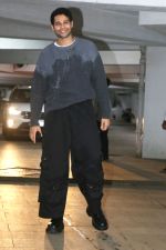 Siddhant Chaturvedi attends Ritesh Sidhwani Party at his Residence in Bandra on 18th August 2023 (33)_64e058b0db606.jpeg
