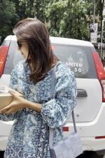 Mira Rajput Snapped at Cafe In Bandra on 20th August 2023 (31)_64e22a86c8fe4.jpg