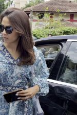 Mira Rajput Snapped at Cafe In Bandra on 20th August 2023 (40)_64e22a90b73bd.jpg