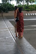 Nimrat Kaur with mom Avinash Kaur spotted at airport departure on 20th August 2023 (7)_64e1c7f1c7829.JPG