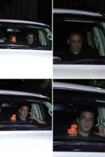 Salman Khan at Worli Bastin for Dinner on 20th August 2023 (1)_64e25ad6a0e9f.jpg