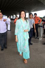 Hema Malini Spotted At Airport Departure on 23rd August 2023 (10)_64e5ebf70e87e.JPG