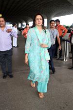 Hema Malini Spotted At Airport Departure on 23rd August 2023 (11)_64e5ec207fa6d.JPG