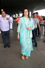 Hema Malini Spotted At Airport Departure on 23rd August 2023 (12)_64e5ec343ac0b.JPG