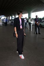 Mandira Bedi Spotted At Airport Departure on 25th August 2023 (6)_64e855872d0a3.JPG