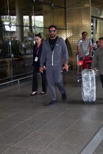 Ajay Devgn Spotted At Airport Arrival on 26th August 2023 (35)_64ea0c280aad0.jpg